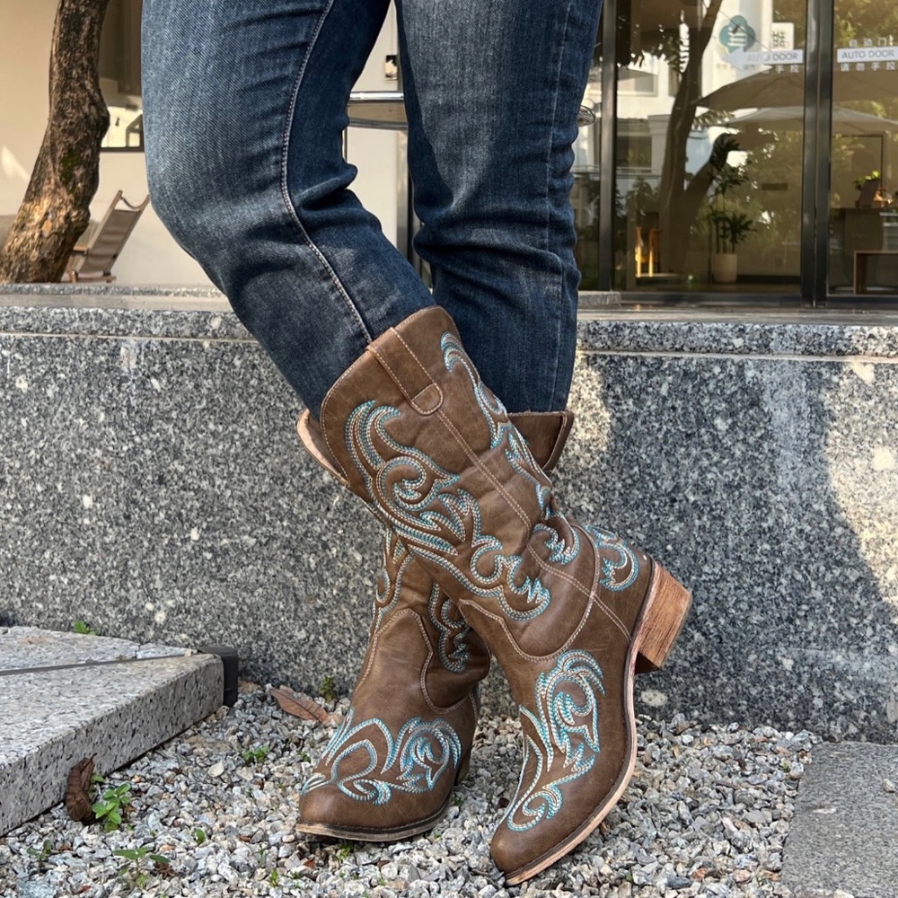 SheSole Cowboy boots NWT